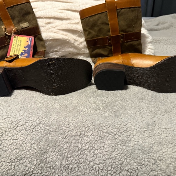 Durango Olive and Tan Heeled Boots - Picture 2 of 4